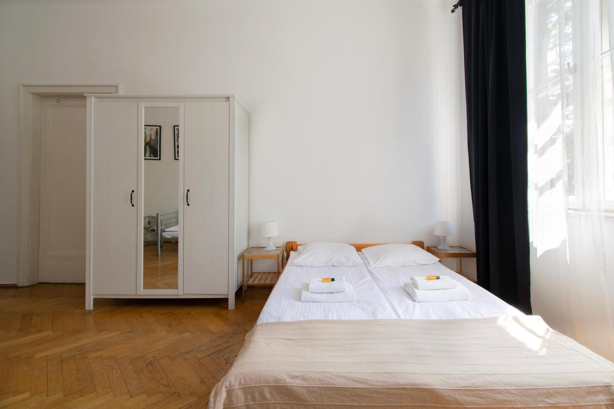 Retro Apartmentments Lobzowska Street Krakow Ngoại thất bức ảnh