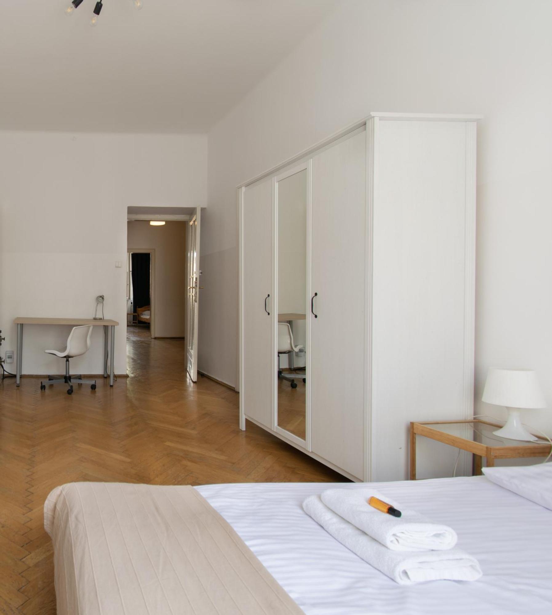 Retro Apartmentments Lobzowska Street Krakow Ngoại thất bức ảnh