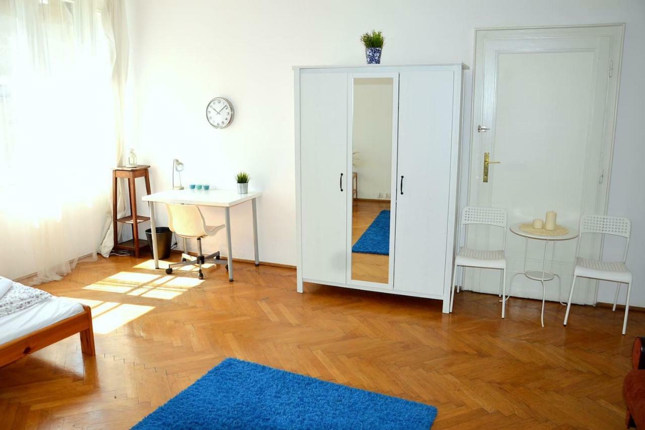 Retro Apartmentments Lobzowska Street Krakow Ngoại thất bức ảnh